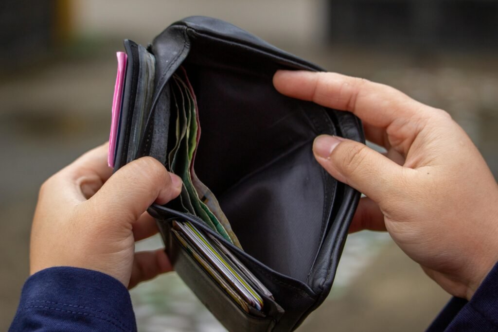 How to Avoid Tourist Scams Abroad